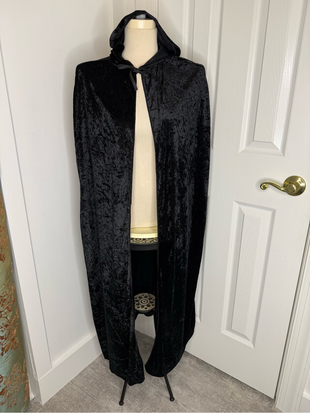 Black crushed Velvet Hooded Cape/Cloak costume free size cosplay renaissance - Picture 2 of 9